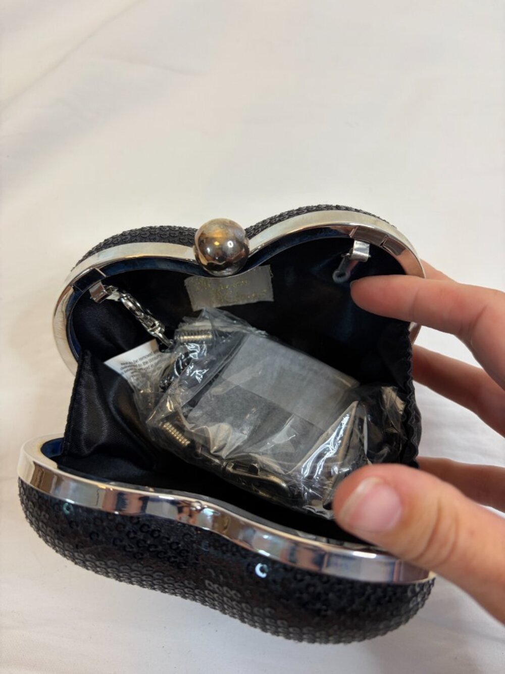 Black Heart Shaped Sequin Mini Snap Close Mini Purse with Strap (NWOT) - Picture 3 of 5